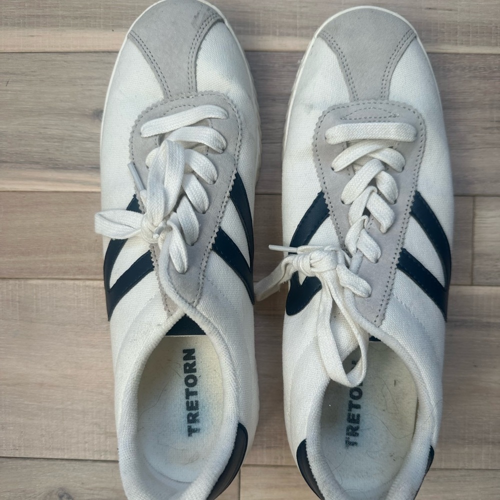 Tretorn Women’s Callie White and Navy Sneakers